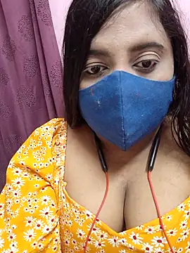 Tami-sonia online show from April 2026 06:41:01 PM