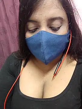 Tami-sonia online show from April 2026 03:05:01 PM