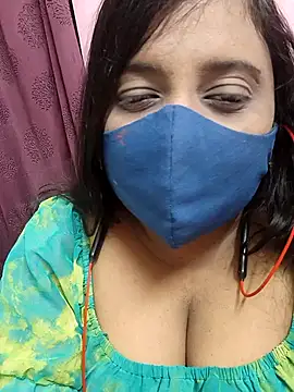 Tami-sonia online show from April 2026 06:35:02 PM
