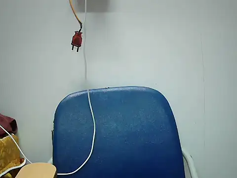 Lyna 2k online show from April 2026 04:45:01 PM