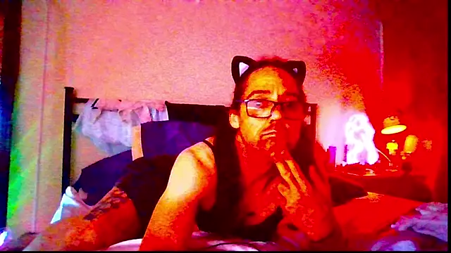 courtney1982 online show from April 2026 04:30:01 PM