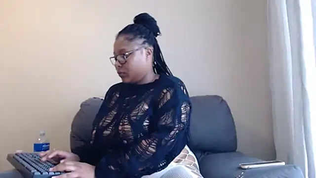 xxZoeyx online show from May 2026 05:05:02 AM