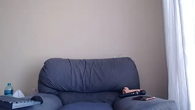 xxZoeyx online show from February 2026 06:24:02 AM