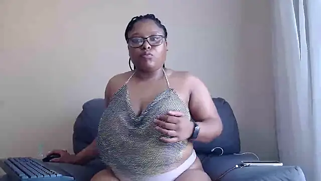 xxZoeyx online show from May 2026 06:21:01 AM