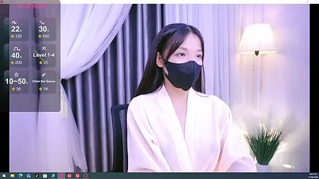 Snapshot of Lu_Ly22 chatting on June 2026 01:06:02 PM Lu Ly22 online show from June 2026 01:06:02 PM