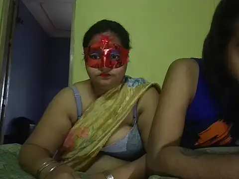 Naina1994 online show from June 2026 06:40:02 AM