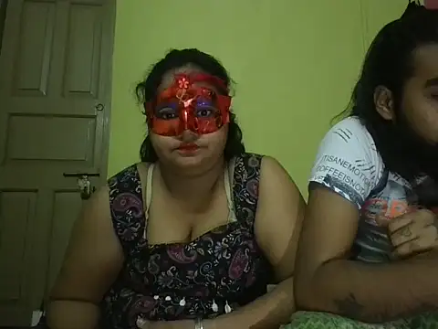 Naina1994 online show from May 2026 06:41:01 AM
