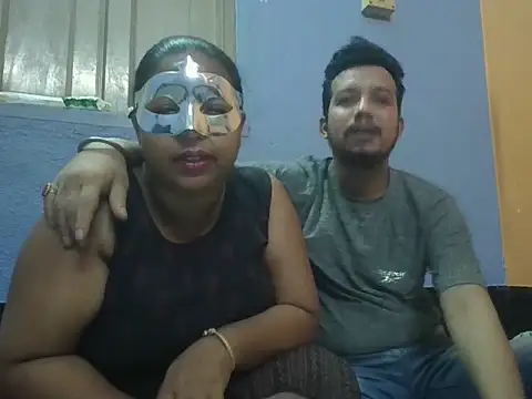 Naina1994 online show from April 2026 12:43:01 PM