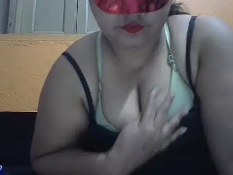 Naina1994 online show from April 2026 09:27:01 PM