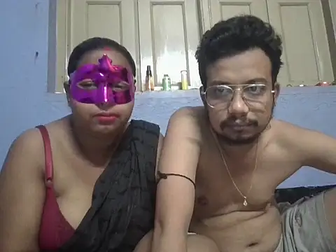 Naina1994 online show from April 2026 04:22:02 PM