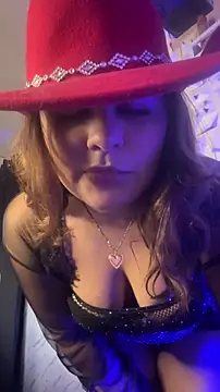 Snapshot of SaskiaDeluxe chatting on April 2026 09:21:01 AM SaskiaDeluxe online show from April 2026 09:21:01 AM