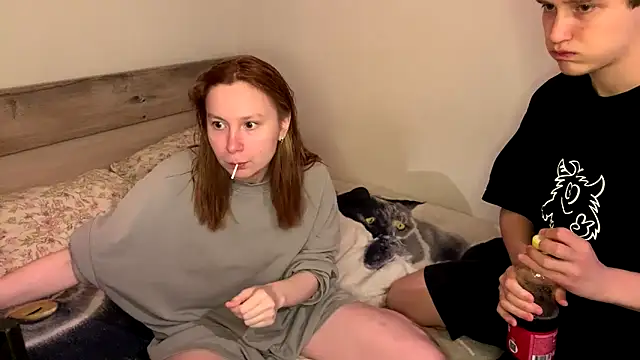 ReynaSweet  online show from June 2026 09:01:02 PM