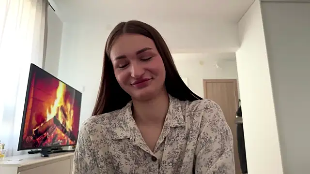 Snapshot of HallieHollo chatting on April 2026 06:30:01 AM HallieHollo online show from April 2026 06:30:01 AM