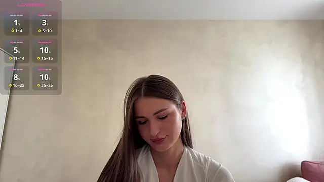 Snapshot of HallieHollo chatting on June 2026 12:00:02 PM HallieHollo online show from June 2026 12:00:02 PM
