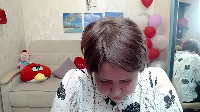 QUEEN02030 online show from April 2026 07:37:01 AM