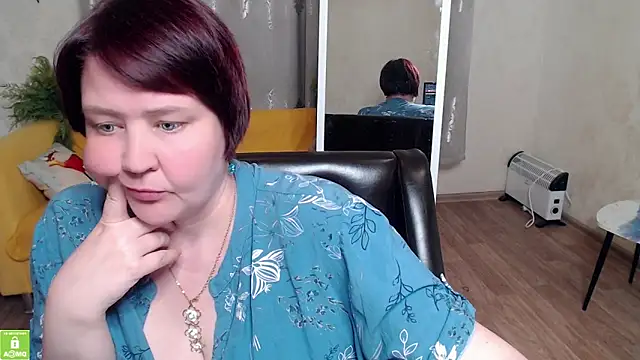 QUEEN02030 online show from May 2026 10:30:01 PM