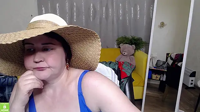 QUEEN02030 online show from May 2026 12:11:01 PM