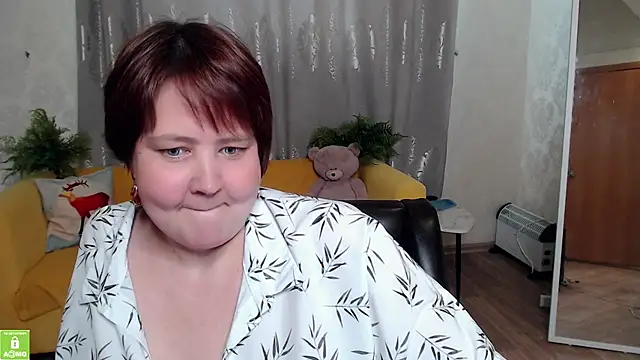 QUEEN02030 online show from May 2026 10:40:02 AM