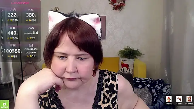 Snapshot of QUEEN02030 chatting on June 2026 06:34:01 AM QUEEN02030 online show from June 2026 06:34:01 AM