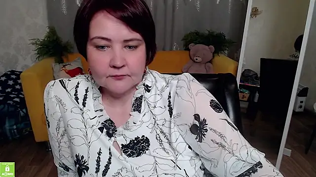 QUEEN02030 online show from May 2026 10:54:01 AM