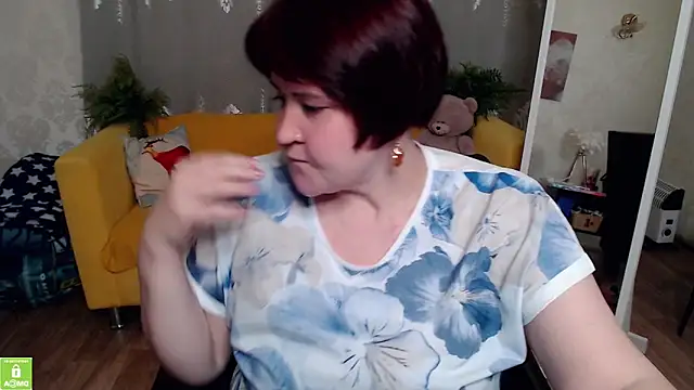Snapshot of QUEEN02030 chatting on June 2026 02:33:01 PM QUEEN02030 online show from June 2026 02:33:01 PM