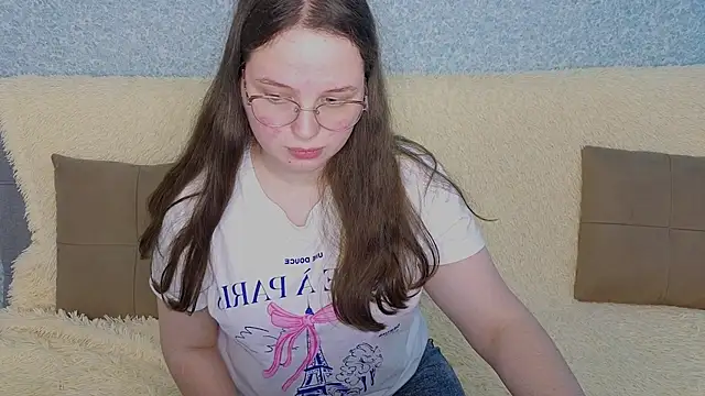 SofiDreamm online show from April 2026 02:23:02 PM