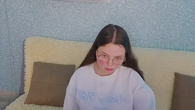 SofiDreamm online show from April 2026 02:12:01 PM