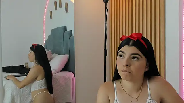 Snapshot of candy_luna_03 chatting on April 2026 07:09:01 PM candy luna 03 online show from April 2026 07:09:01 PM