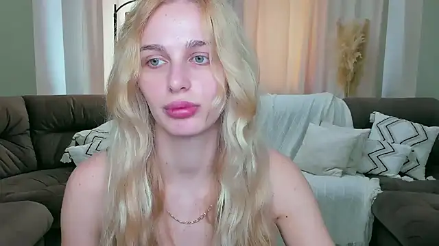 blonde  flirt online show from April 2026 06:04:01 AM