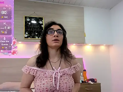 Ellaa honey online show from April 2026 01:13:02 PM