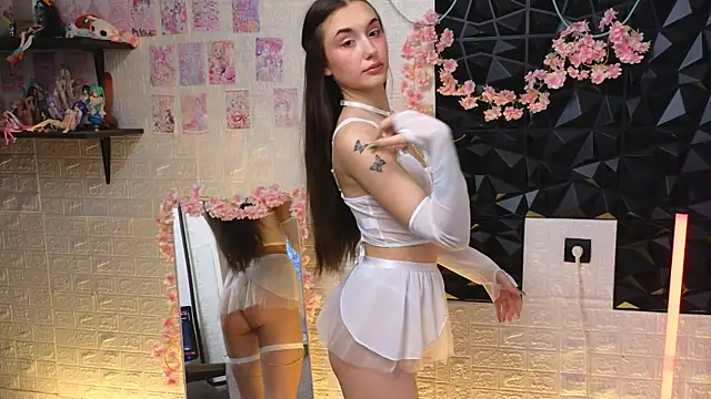 Snapshot of belle_cute chatting on April 2026 02:45:02 AM belle cute online show from April 2026 02:45:02 AM