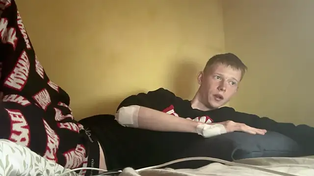 Snapshot of dreamy_devi1 chatting on April 2026 05:19:02 PM dreamy devi1 online show from April 2026 05:19:02 PM