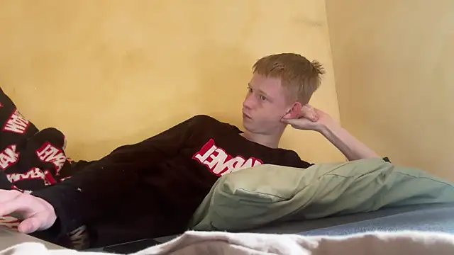 Snapshot of dreamy_devi1 chatting on April 2026 10:33:01 AM dreamy devi1 online show from April 2026 10:33:01 AM