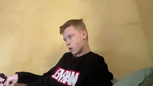 Snapshot of dreamy_devi1 chatting on April 2026 01:07:01 PM dreamy devi1 online show from April 2026 01:07:01 PM