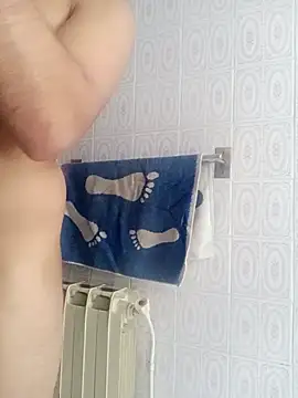 maicolvalejo4444 online show from April 2026 03:30:01 PM