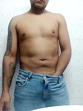 maicolvalejo4444 online show from May 2026 06:35:02 PM