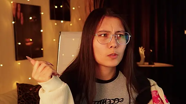 ElisonAvergarden online show from April 2026 03:13:01 PM