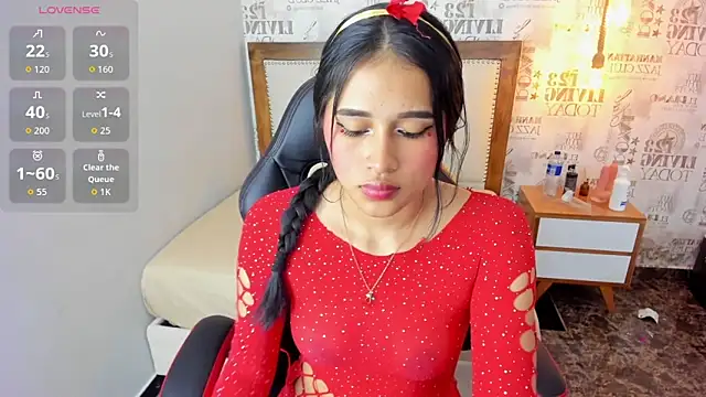PALOMA ALVES online show from June 2026 10:43:01 PM