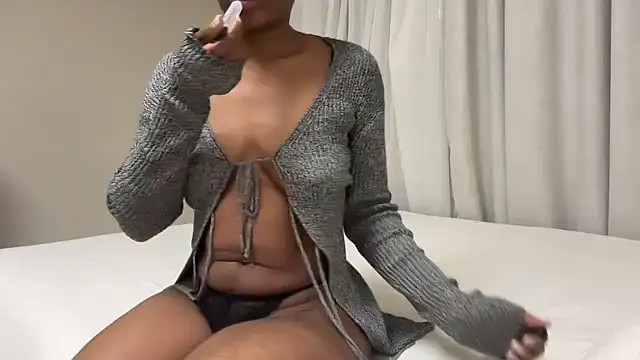 LunaJoHeat online show from April 2026 10:19:02 PM