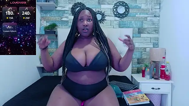 Skylernaomi online show from June 2026 02:11:01 PM