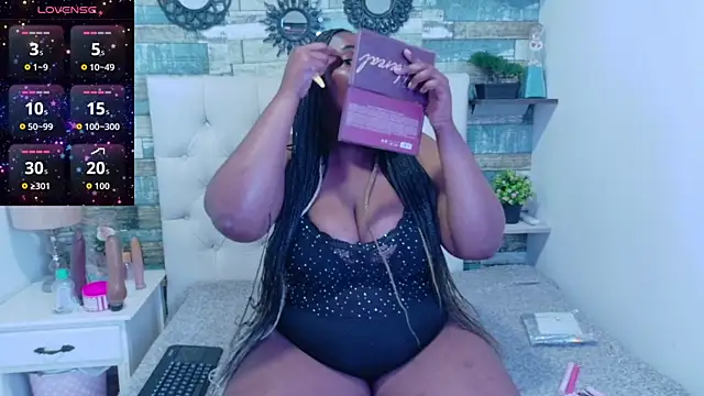 Skylernaomi online show from April 2026 01:49:01 PM