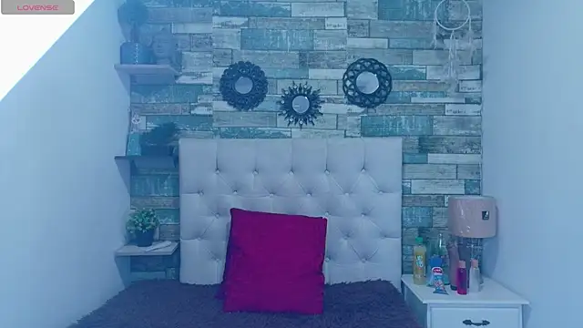 Skylernaomi online show from May 2026 02:14:01 PM