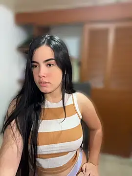 Flacalatina online show from April 2026 11:48:02 AM