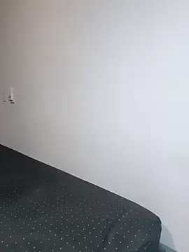 aleenavarro online show from April 2026 08:05:01 AM