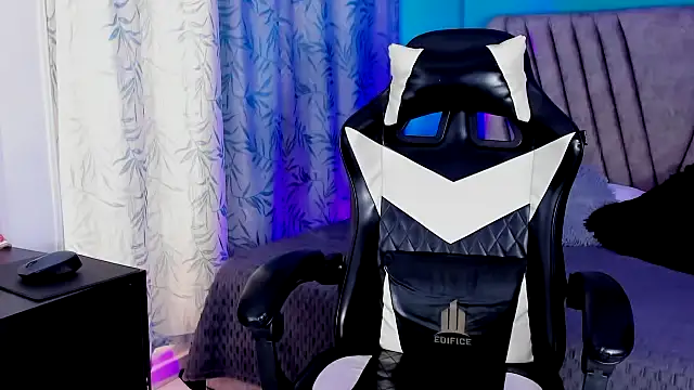 KathalinaRivas online show from May 2026 01:07:01 PM
