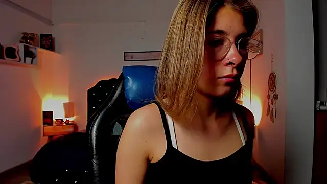 SaraRoads online show from April 2026 09:22:01 PM