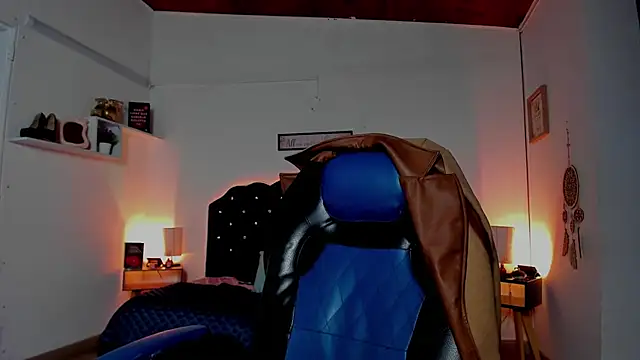 SaraRoads online show from April 2026 04:52:02 PM