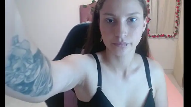 scarlet1609 online show from April 2026 02:01:02 PM