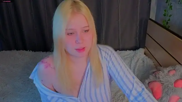 unburnedgirl online show from July 2026 03:04:01 PM