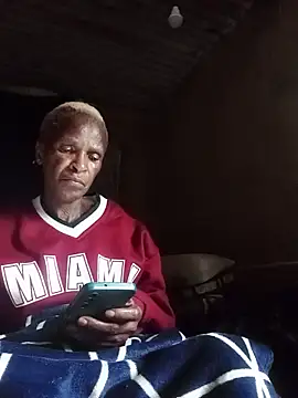 Snapshot of Naughtygrany chatting on June 2026 10:43:01 AM Naughtygrany online show from June 2026 10:43:01 AM